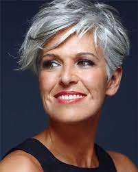 Les coupe pour cheveux court est l'une des principales tendances des coupes de cheveux des femmes pendant plusieurs saisons. Epingle Sur Coiffures