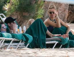 David Duchovnys Ex-Wife Téa Leoni Bikini Body Photos Family Vacation