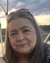 Cynthia Boehnlein's Instagram, Twitter & Facebook