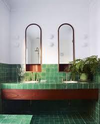 Heute sind wir zu besuch in der wohnung der bloggerin olga (@munich.with.us), die hier gemeinsam mit ihrem mann und. Die 21 Besten Ideen Zu Grune Badezimmer Grunes Badezimmer Badezimmerideen Bad Inspiration