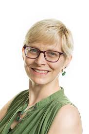 Daughter of the Sea: Elisabeth Hobbes: 9780008400156: Amazon.com: Books