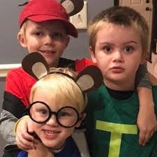 Mandy Stout's Instagram, Twitter & Facebook