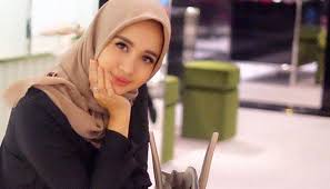 Bella is also awarded as aktris terpuji festival film bandung (ffb) 2004. Laudya Chintya Bella Alchetron The Free Social Encyclopedia