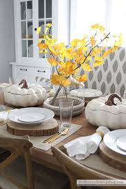 Are you looking to decorate for your thanksgiving or friendsgiving party? Simple Neutral Thanksgiving Tablescape The Sunny Side Up Blog