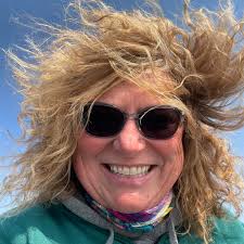 Hi there ! Will be traveling to Italy in October . What is the best way to  get from Rome->Almafi coast in the same day ?! I've heard the train is good