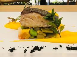 Filetti di ricciola in olio di oliva pesce esclusivamente locale del mar mediterraneo lavorato secondo l'antica tradizione marinara siciliana vasetto in vetro da 200 g prodotti e confezionati in sicilia. Aquila Nera Filetto Di Ricciola Macedonia Di Frutta E Facebook