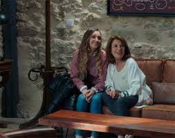 Episode guide for demain nous appartient: Lydie Internee De Force Devant Sofia Chloe Se Lance Dans La Creation De Bijoux Demain Nous Appartient 22 Fevrier 2021 Episode 867 Demain Nous Appartient Nouveautes Tele Com