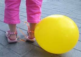 Existen muchos juegos infantiles diferentes para organizar en una fiesta de niños. Actividades Juegos Para Fiestas Infantiles Con Globos Certificacion Calidad Turistica
