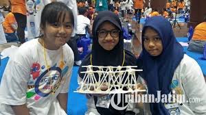 Kurangi sampah, komunitas ini bikin sedotan dari bambu. Serunya Siswa Siswi Bereksperimen Bikin Jembatan Dari Sedotan Di Kompetisi Gramedia Science Day 2018 Tribun Jatim