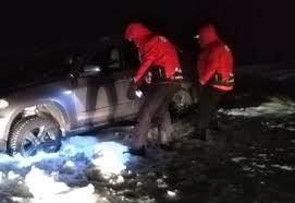A nins în bucegii dâmbovițeni! A Nins La Munte Turisti BlocaÅ£i In ZÄpadÄ Cu Trei Autoturisme Realitatea De Valcea