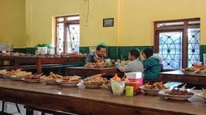 Warung makan bebek goreng bu dyah berdiri sejak tahun 1993. 13 Cafe Restoran Rumah Makan Favorit Di Boyolali Ranggawisata