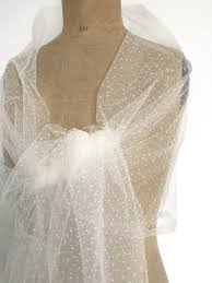 Disponible en blanc, ivoire ou noir. Etole Tulle Ivoire Plumetis Etole Mariee Mariage Ceremonies