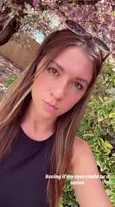 leah.keyes (@leah.keyes)