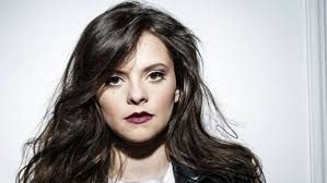 I due cantanti parteciperanno alla kermesse fedez e francesca michielin ammessi a sanremo 2021. Sanremo 2021 I Bookmaker Puntano Su Francesca Michielin E Fedez