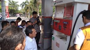 Memiliki wawasan yang luas dalam bisnis bbm, non bbm dan bisnis lain yang tersedia. Tag Pompa Bensin Dirjen Perlindungan Konsumen Dan Tertib Niaga Temukan Kecurangan Di Spbu Bungkul Indramayu Tribun Cirebon