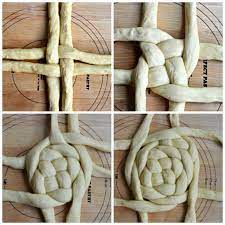 A four strand braid is only slightly more complicated than a three strand braid. Rosh Hashanah Recipes Round Challah West Of The Loop