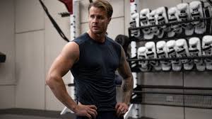 Tweeted by fandom, bobby holland hanton shared a photo of hemsworth in training, pushing a large tire up an incline, and saying it's 'even harder' to keep up with his physique. holland added that hemsworth is the biggest thor he's ever been. related: Bobby Holland Hanton The Coolest Cv In Film Square Mile