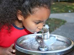 Babies and infants need 0.7 to 0.8 liters of water daily from breast milk or formula. Water How Much Do Kids Need