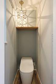 遊び心をカタチにしたトイレスペース トイレのデザイン トイレ 壁紙 おしゃれ シンプル トイレ