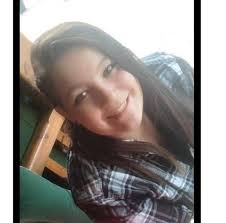 Hello moms of the world, could someone please help me put a Santa in this  pic pretty please? 🙏🏻🎅🏻❤️