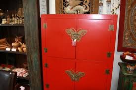 Unsere chinesischen schränke sind + antiker chinesischer schrank glänzend rot b76xt39xh92cm. Chinesischer Hochzeitsschrank 20 Coole Modelle Archzine Net
