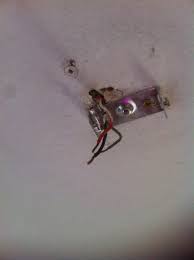 Hierbei muss jeder draht mit dem farblich passenden kabel verbunden werden. Lampe Altbau Anschliessen Grau Schwarz Rot Anhand Der Bilder Der Verteilung