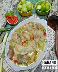 1 ½ sdt garam 1 sdt bubuk merica 12 butir bawang merah,iris tipis 5 siung bawang putih,iris tipis daun. Garang Asem Ayam Bumbu Iris Enakkk Resep Kompi Nikmat Facebook