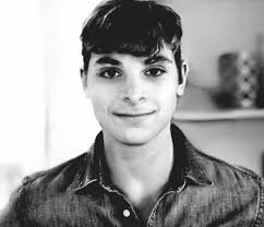 Genç Michael Mando (Nacho), RJ Mitte'ye (Flynn) benziyor. : r/betterCallSaul