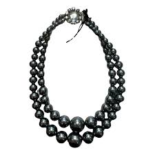 Collier Alessandra Rich Gris en Autre