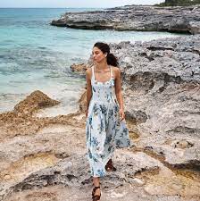Plus get tips on the best colors, fabrics, and shoes to complete your beach wedding outfit (with photos and a shopping guide). 20 Beach Wedding Guest Dresses What To Wear To A Beach Wedding