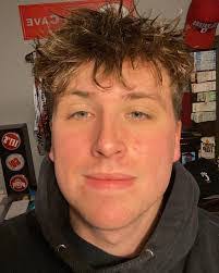 Alex Reeder's Instagram, Twitter & Facebook