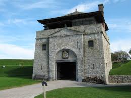 Jan 30, 2014 · fort niagara was built by the french in 1726 on land ….the seneca indians. Old Fort Niagara