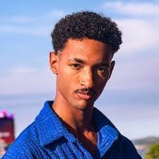 Ryan Araujo's Instagram, Twitter & Facebook