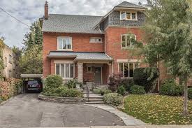 They took out some of the features, decided to go with a stack pattern. 61 Oriole Road Toronto Zolo Ca