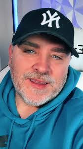 Johnny Ogle's Instagram, Twitter & Facebook