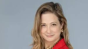 Miri Stern's Instagram, Twitter & Facebook