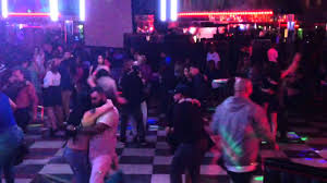 Tocando En El Patio De Rialto Ca Youtube