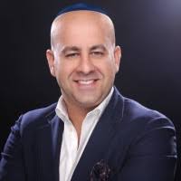 60+ profilů „Davoudpour“