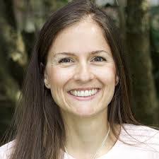 Kerry Barlow's Instagram, Twitter & Facebook