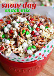This Wonderfully Festive Snow Day Snack Mix Is The Perfect Easy Treat All Winter Long Both Sweet And Salty Christmas Food Desserts Snack Mix Recipes Snack Mix