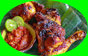 Lalu tumis sambal yang sudah di uleg tadi dengan api kecil,tambahkan gula putih/boleh pake gula merah bisa juga dengan kecap manis. Cara Membuat Ayam Bakar Khas Solo Beserta Resepnya Wong Solo Resep Masakanku