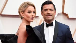 Mark consuelos was born in zaragoza, spain, to an italian mother, camilla, and a mexican father, saul consuelos. Kelly Ripa Jokes About Mark Consuelos Penis Size In Instagram Comment Stylecaster