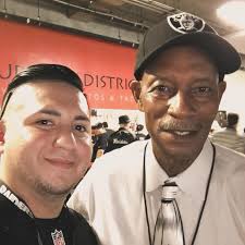 Fidel Barraza (@fideltalksnfl) • Instagram photos and videos