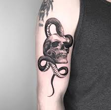 In this course, florencia landaeta, better known in the world of tattoo as tattoo moth, will teach you the tools, materials and tattoo artist and digital designer. 17 Unique Tattoo Ideas Tattoo Artists Are Sick To Death Of Doing