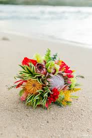 Like the brides flowers, bridesmaids' bouquets feature a variety of colors. Hawaii Wedding Bouquets 40 Must Have Oahu Florals