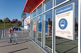 Jede woche geht man ins lebensmittelgeschäft oder supermarkt. Trotz Reisewarnung Tanken Und Einkaufen In Tschechien Weiter Moglich News Nordbayerischer Kurier