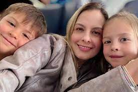 Hija de Laura Acuña sorprendió con su talento como presentadora. Aquí el  video | Revista Cromos