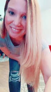 Amy Hildreth's Instagram, Twitter & Facebook