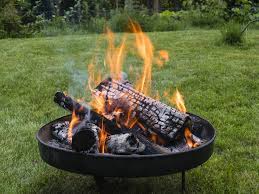 Ein lagerfeuer, also ein feuer am boden, ist ohne gesonderte genehmigung der gemeinde nicht erlaubt. Feuerstelle Im Garten Die Optionen Und Ihre Einschrankungen