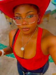 Is it too late to talk about Hallo-weekend still?👀 I introduce you to:  Teen titans (star fire) ❤️‍🔥⭐️ And Kim possible 🧡📞